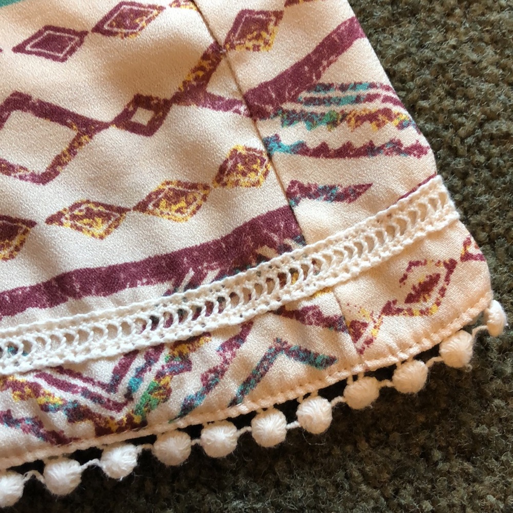 Fun Southwestern pattern shorts! - Picture 5 of 8